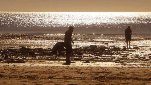 Derek - S1 - E5 - Feature